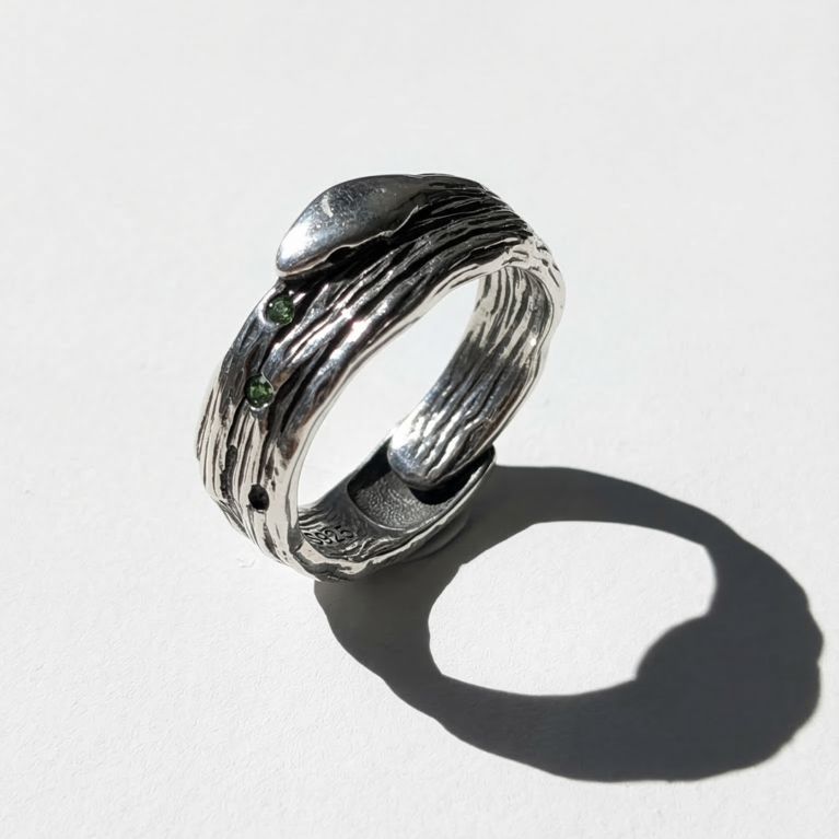 Bague Organique aux Pierres Vertes en Argent 925 – Maison Khmissa